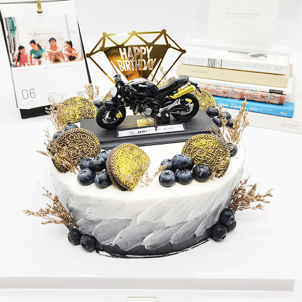 B14 men design cake