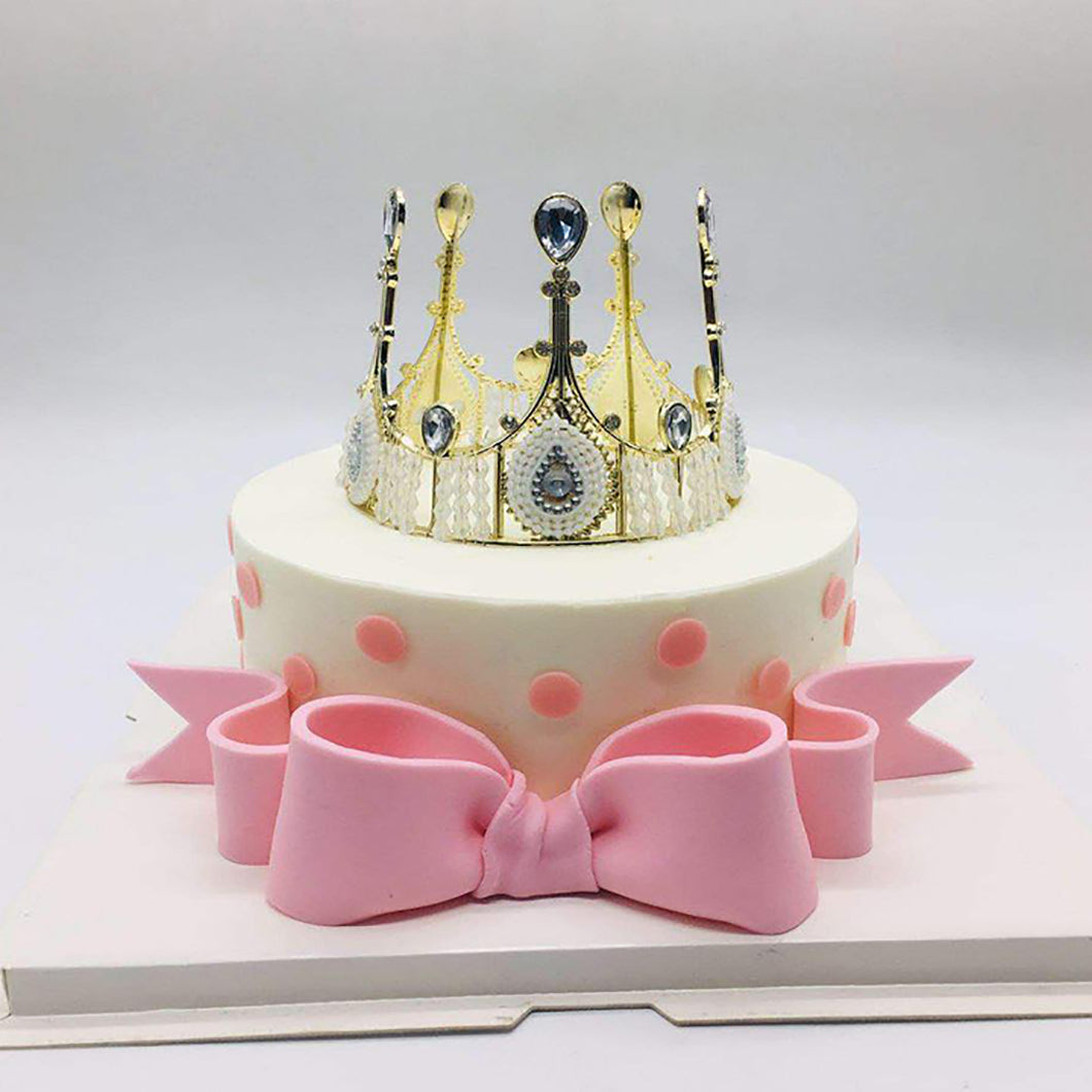 C24 Women design cake