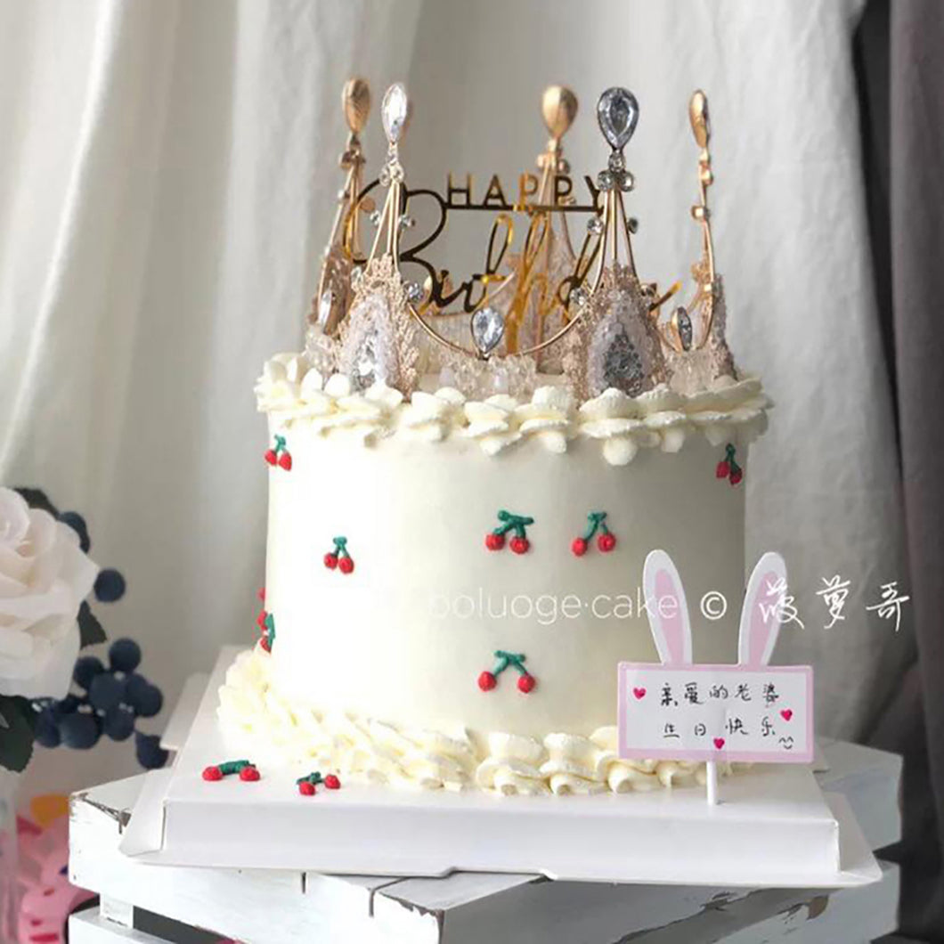 C62 Women design cake