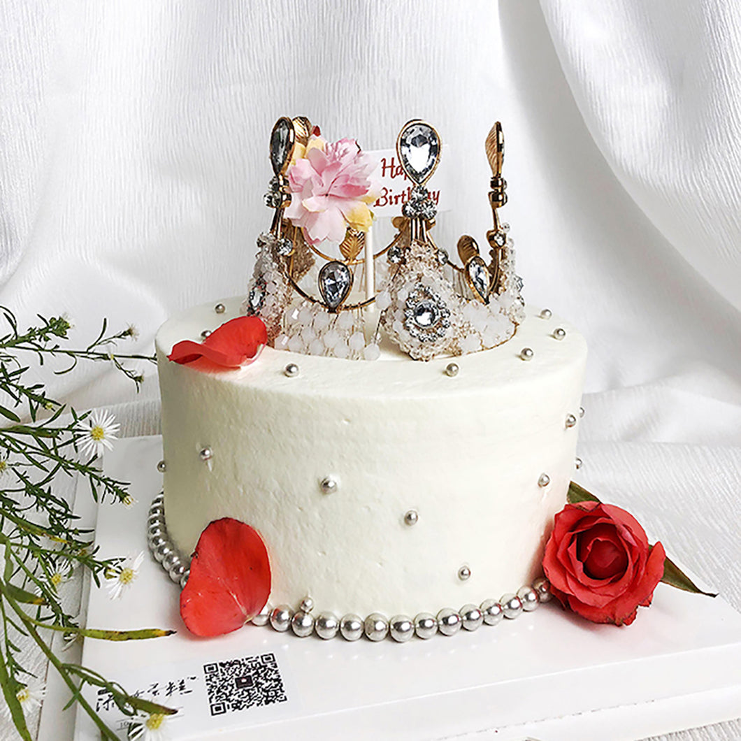 C7 Women design cake