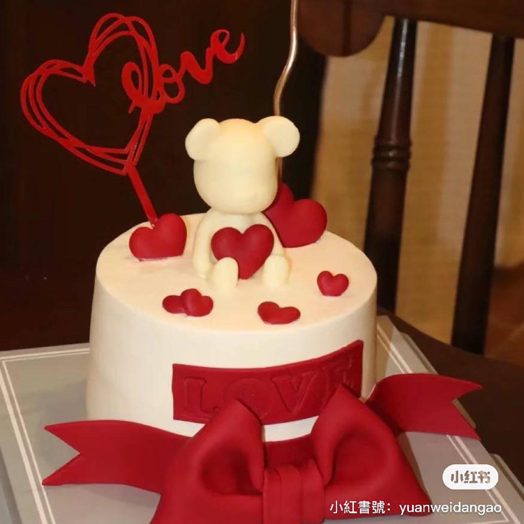 E19 Love Design Cake